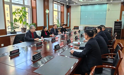 千亿国际股份董事长胡晓萍、总裁芦传有赴黑龙江省药品监督管理局座谈交流